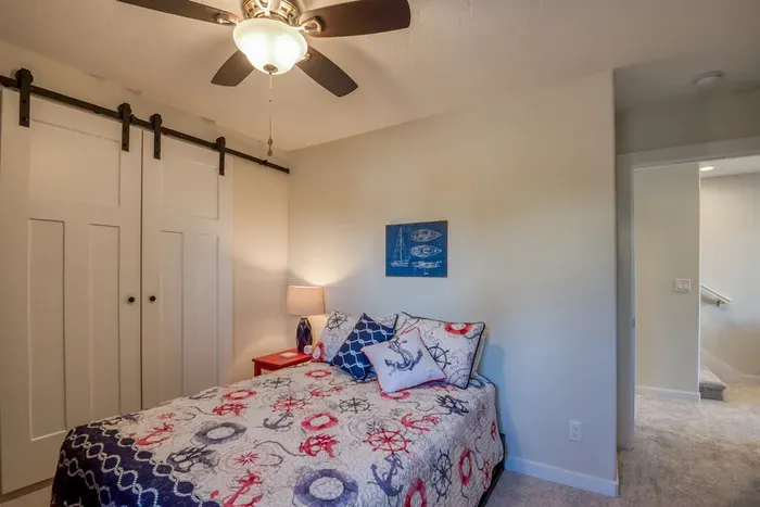 Downstairs Full Size Bedroom - Barn Doors on the Closet