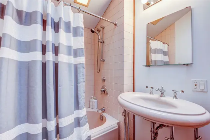 Second Floor Bath with Tub/Shower Combo