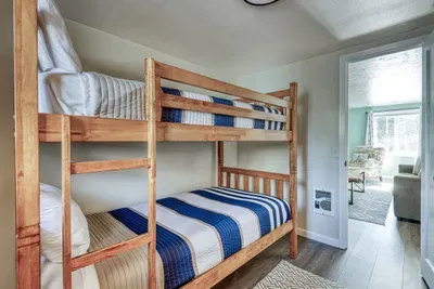S1 - Epic - Surf Inn - image 35 of 62
