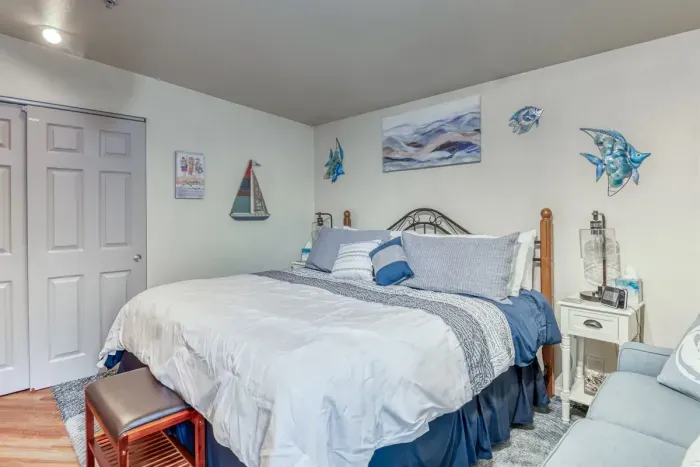 Main Bedroom - King Bed