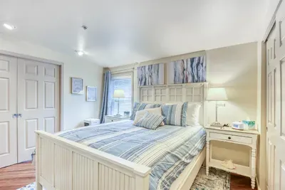 Privacy Doors closed in Queen Bedroom