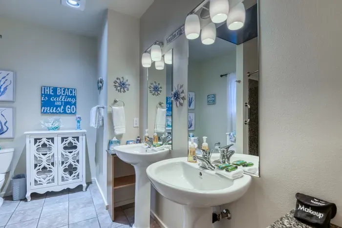 Main Bathroom - two sinks