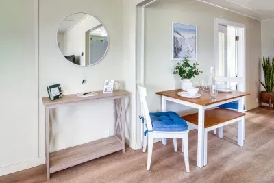 Dining Area and Entry