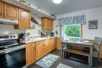 T01 - Anchor@ Trollers Lodge