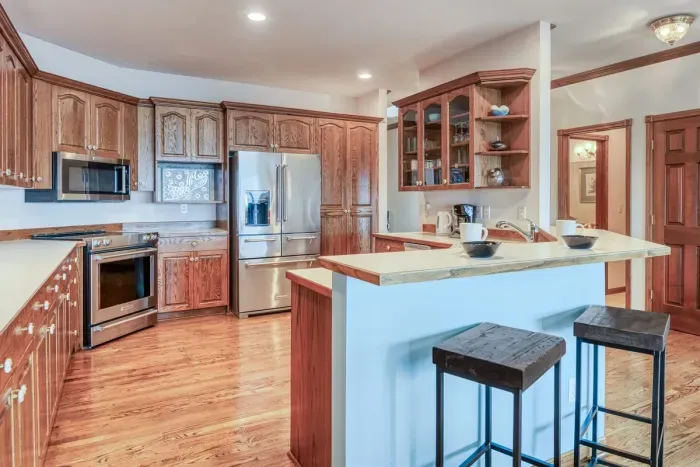 Kitchen with Breakfast Bar