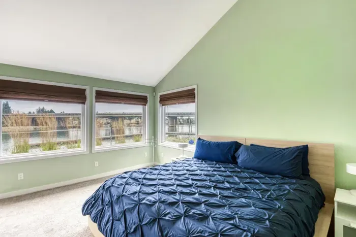 King Main Bedroom Window Wall