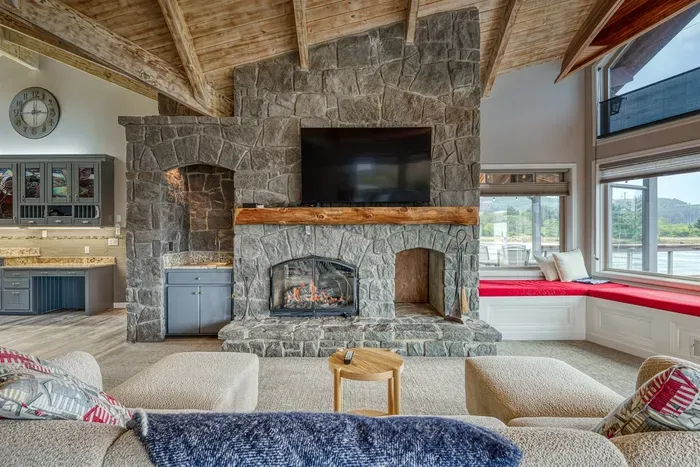 Fireplace and Wet Bar