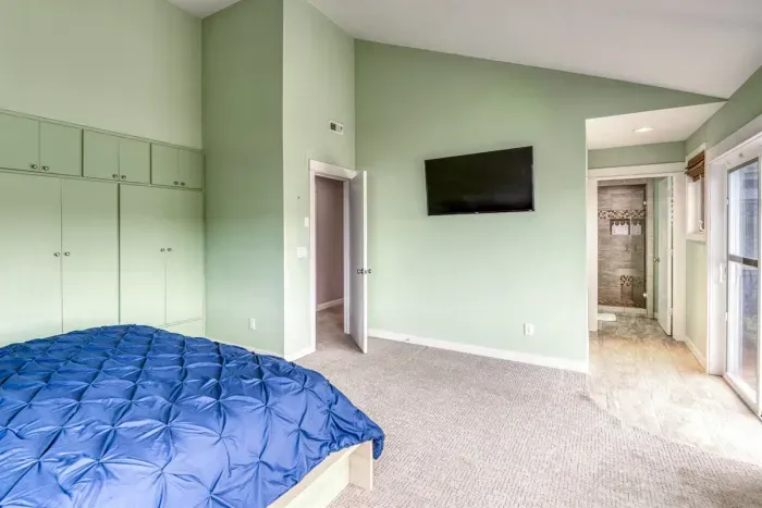 Main Bedroom with Ensuite