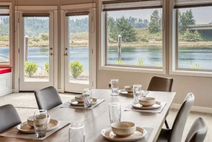 Dining with a River View