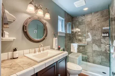 Master Ensuite Bath/Shower