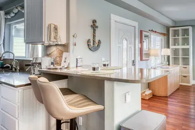 Kitchen Breakfast Bar