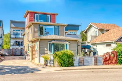 Pelican Keel Exterior Home View