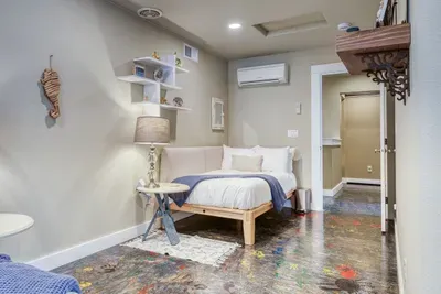 Twin Bed - Guest Room