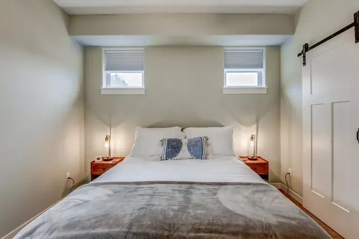 2nd Level Bedroom - Queen Size