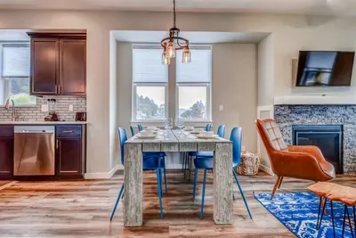 2nd Level Dining area - Long table - 6 chairs