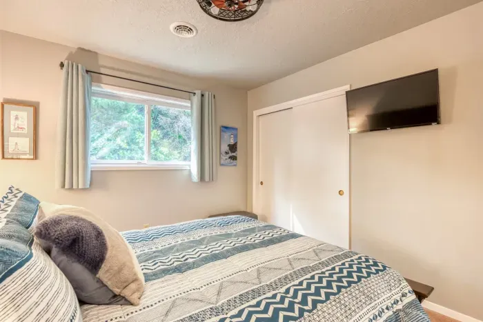 Center Bedroom with TV