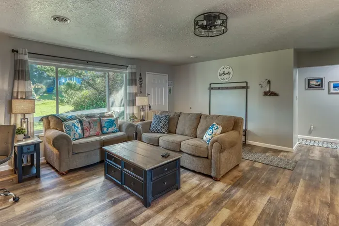 Family Room Area with Lots of Seating