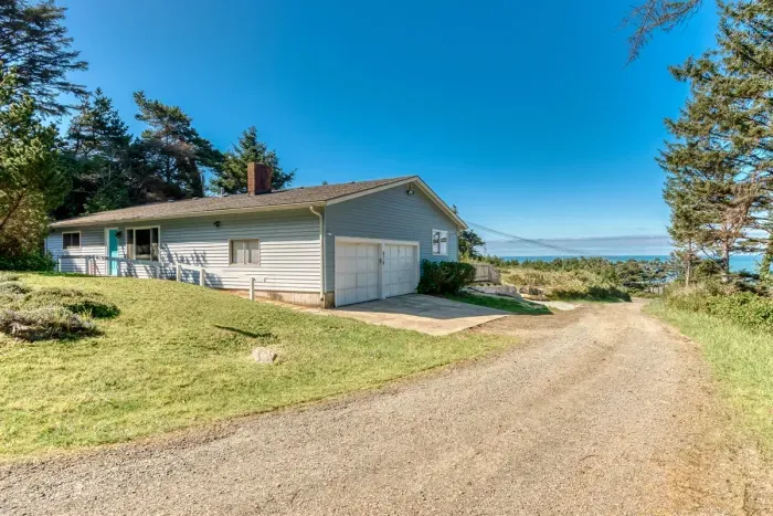 Exterior View - Ramp to door - no stairs