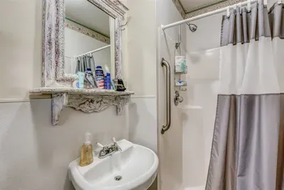 T04 Bathroom