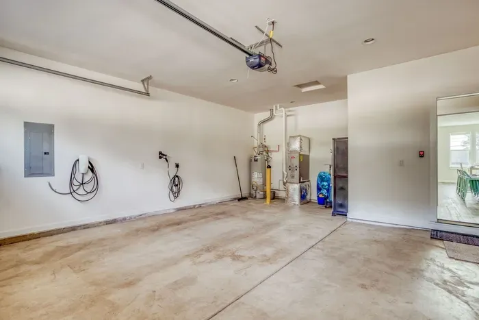 Whale Tale & Arcade-Garage