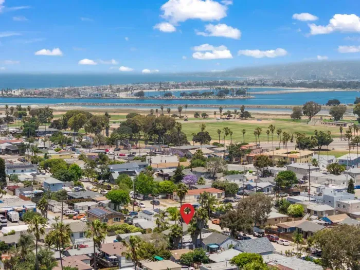 Perfectly located Ocean Beach bungalow just minutes from the sand and stunning sunsets.