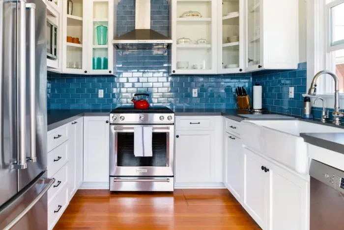 Fully equipped kitchen with modern appliances.