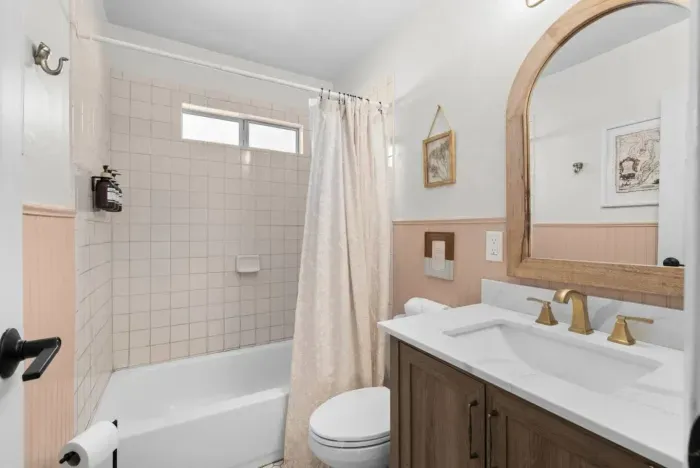Relaxing bathroom with soaking tub