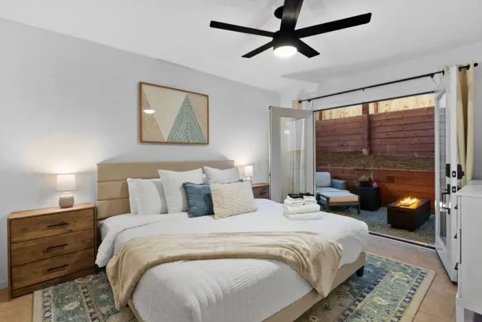 Luxurious bedroom with firepit