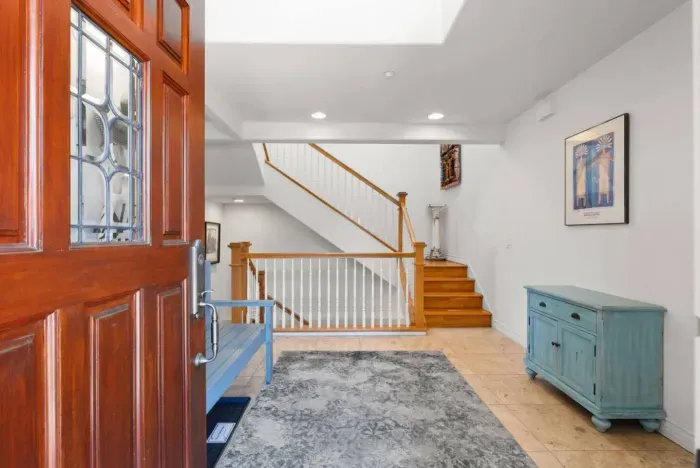 Welcome in the front door and into the foyer