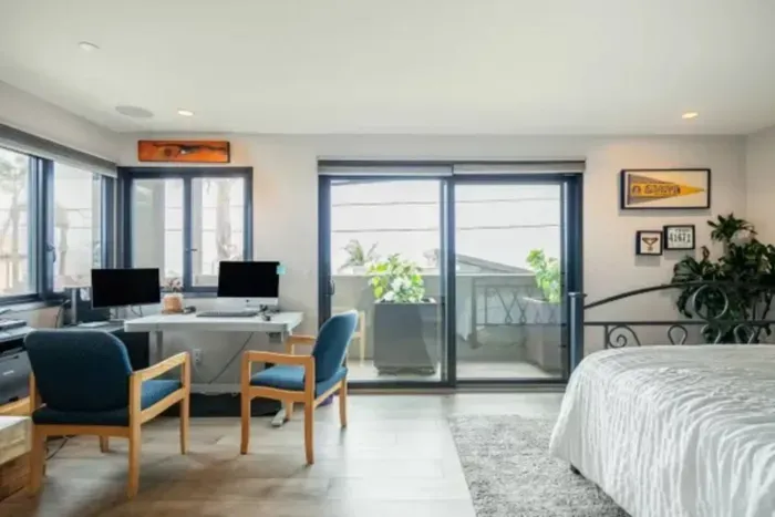 Fall asleep to the sound of crashing waves in the comfortable beds, and wake up to the sight of the sparkling ocean just outside your window.