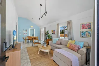 Bright, stylish and cozy retreat!