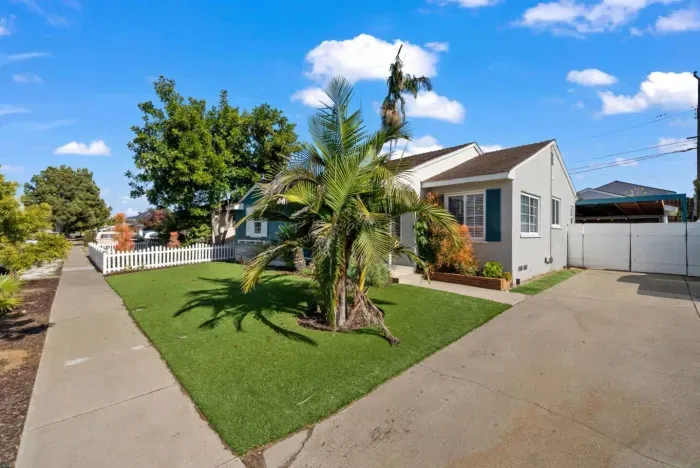 Bright, modern retreat perfect for your next getaway!