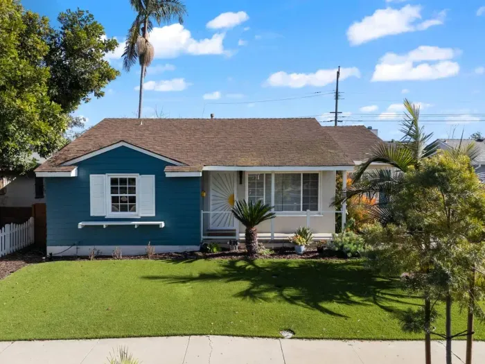 Charming home with a fresh coastal vibe—your perfect escape!