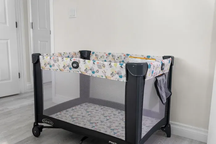 Family-friendly: Graco Pack 'n Play travel crib for your little one.