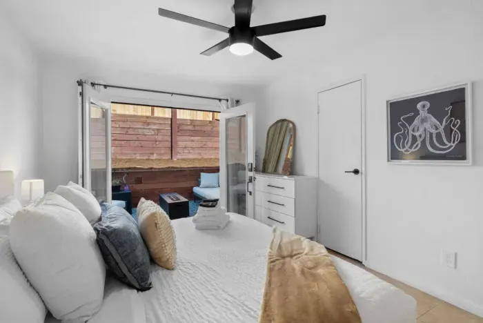 Cozy bedroom with backyard