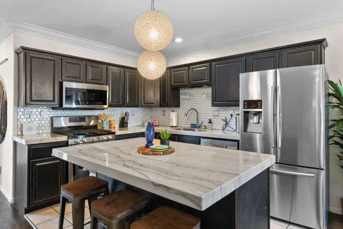 Complete kitchen for your convenience.