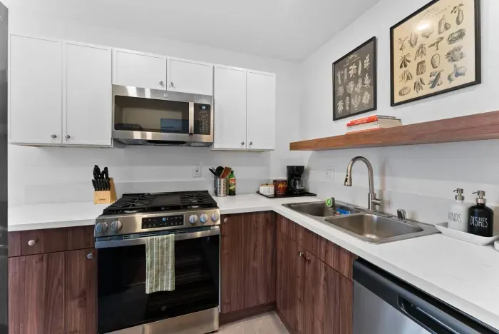 Fully stocked kitchen with everything you need for home cooking.