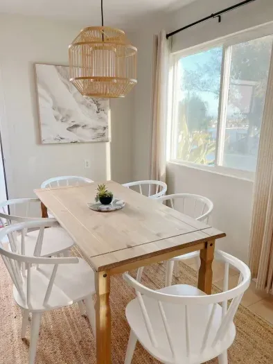 Dining area with seating for 6