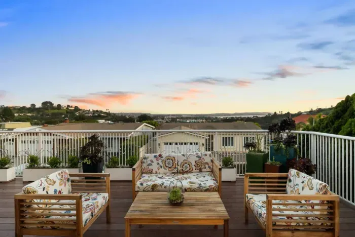 Relax in style with breathtaking views from this stunning outdoor space!