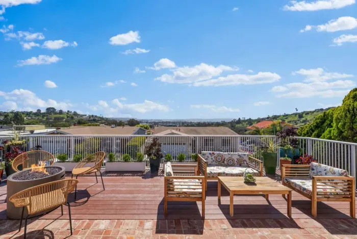 Cozy outdoor vibes with a view! 