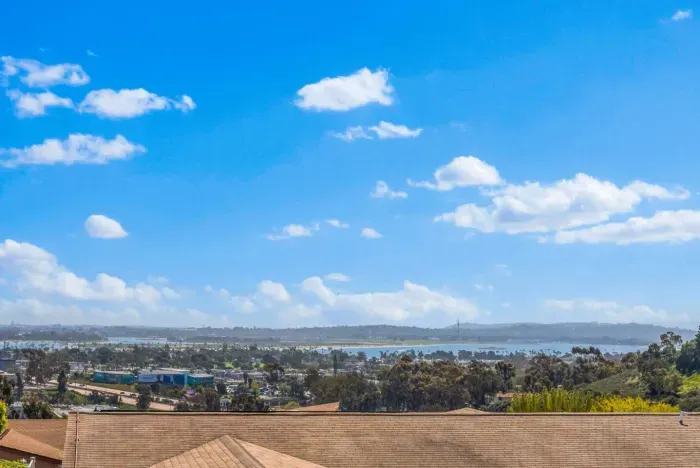 Wake up to breathtaking panoramic views from this peaceful Airbnb escape!