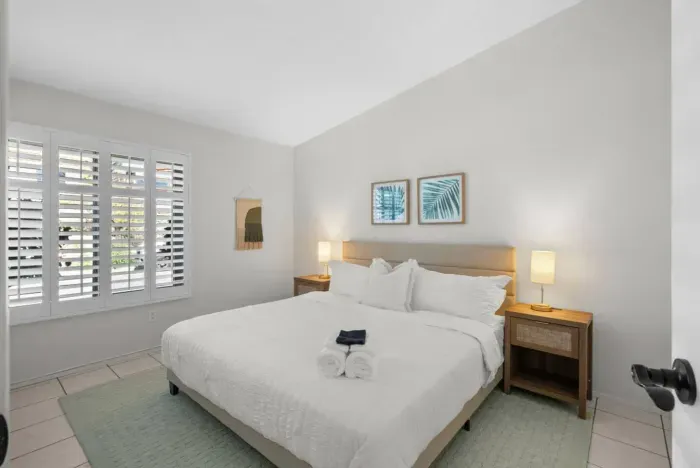 Cozy and stylish bedroom perfect for a restful night's sleep!