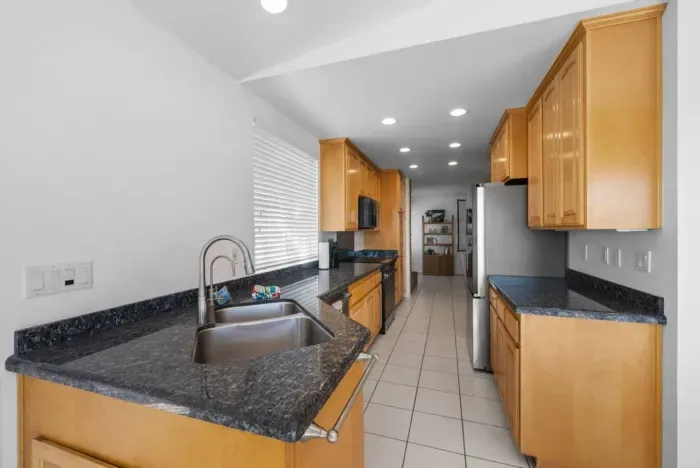 Modern galley kitchen! What’s your first dish here? ✨