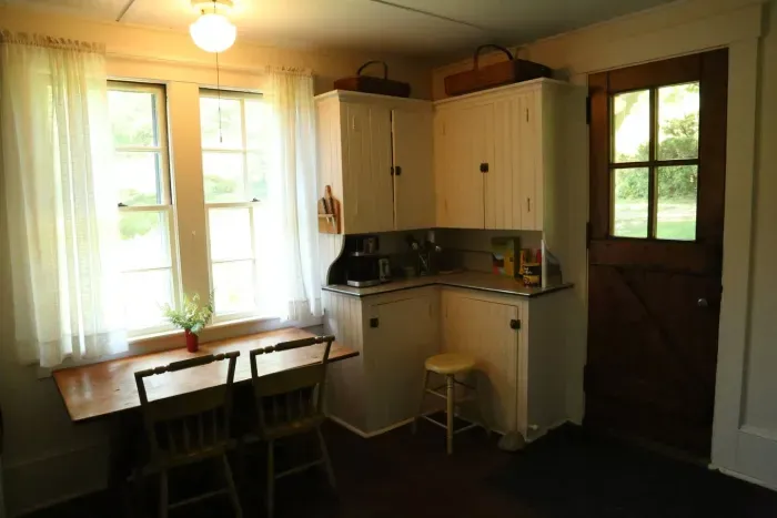 Kitchen Breakfast Table