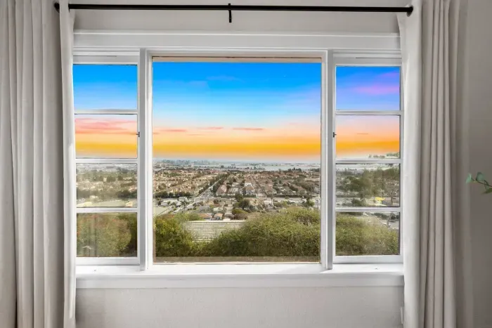 Views that stretch for miles — sunrise to sunset, all yours.