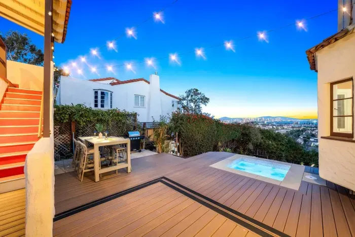 Evenings glow under café lights. Dine outdoors, unwind in the spa, and let laughter carry into the night.