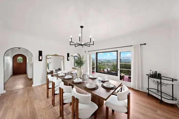 A dining room made for laughter, long meals, and sunset backdrops.