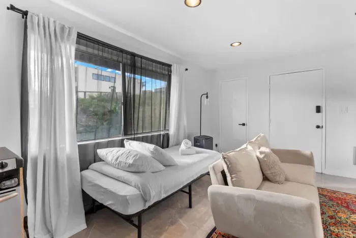 Bright mornings and lazy naps start right here