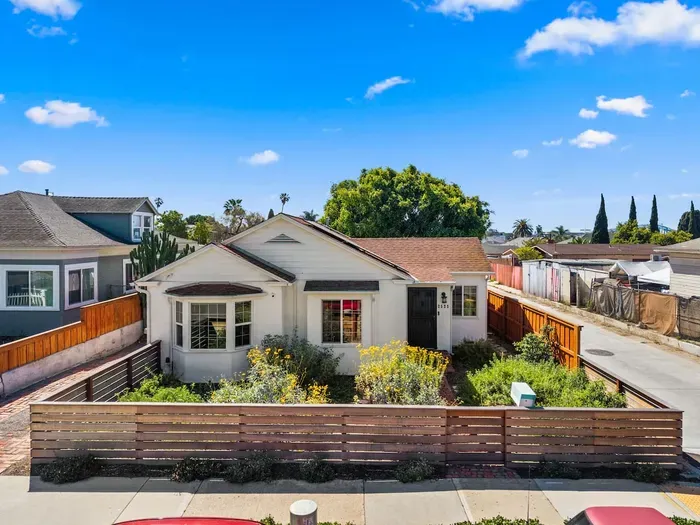 Charming fenced bungalow with drought-smart garden & parking