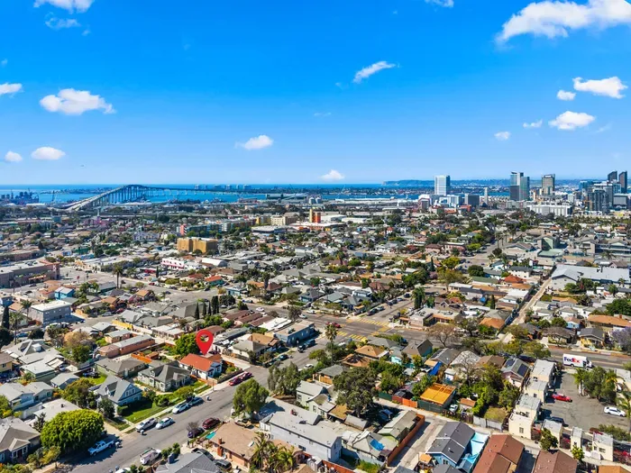 Central spot near bay, bridge, and downtown—walk to dining and sights